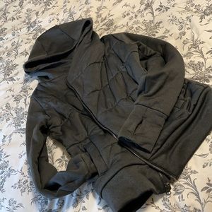 The NorthFace Asymmetrical Grey Puffer Sweat Jacket XS